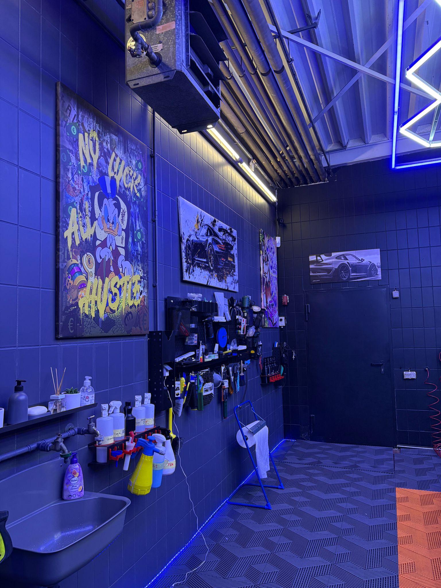 ZA Autospa Autoaufbereitung - Professionelle Fahrzeugpflege im modernen Ambiente